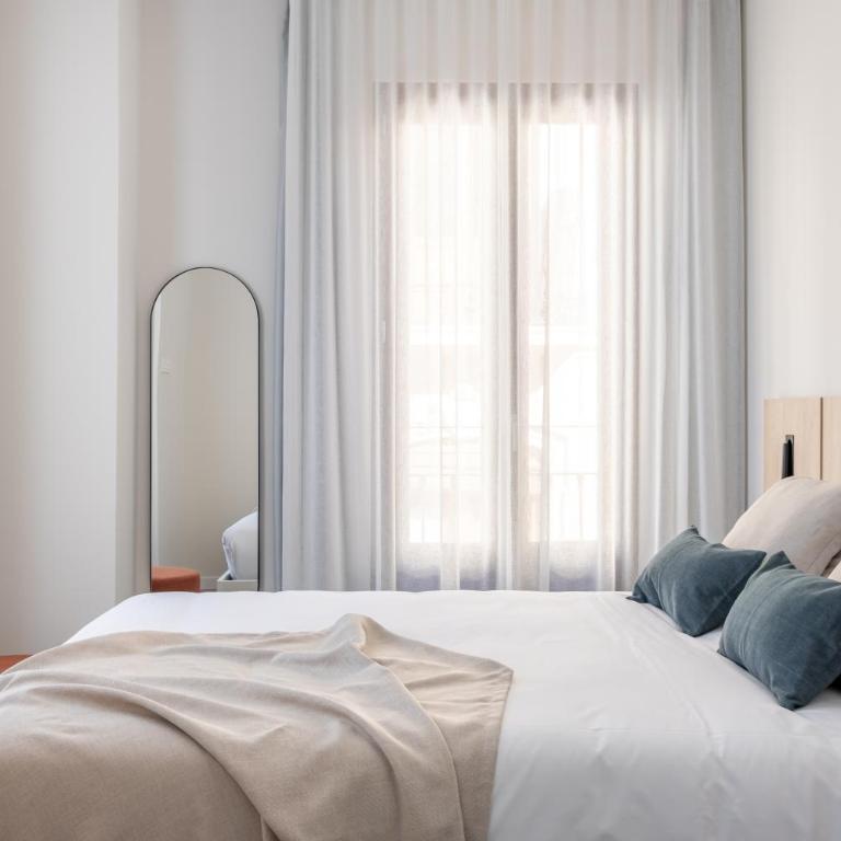 Líbere Granada Catedral - One-Bedroom Apartment with Balcony - 4