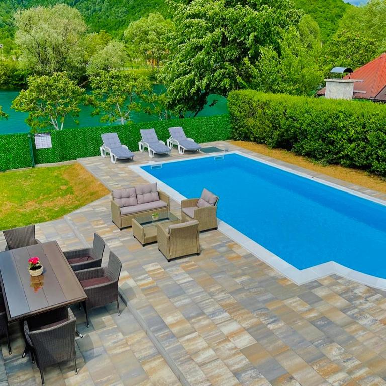 Crystal Račić - Three-Bedroom House - 2