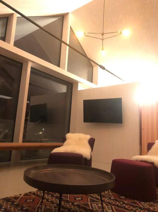 Modern Alpine Penthouse with Lake View - Ferienhaus - 88