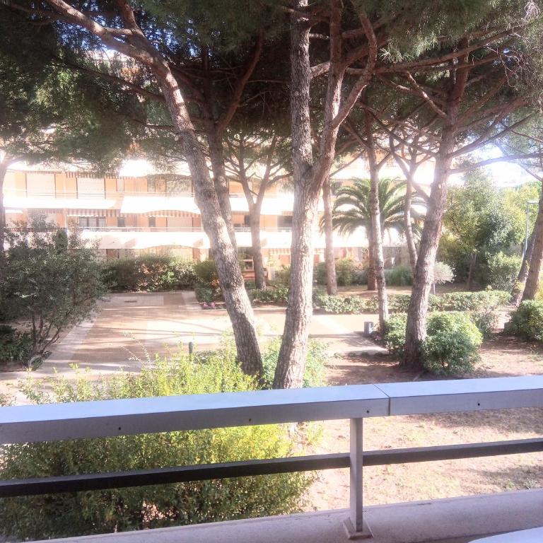 Frejus Plage, Appartement entier , piscine,parking,plage à 200m - Apartment mit 1 Schlafzimmer - 10