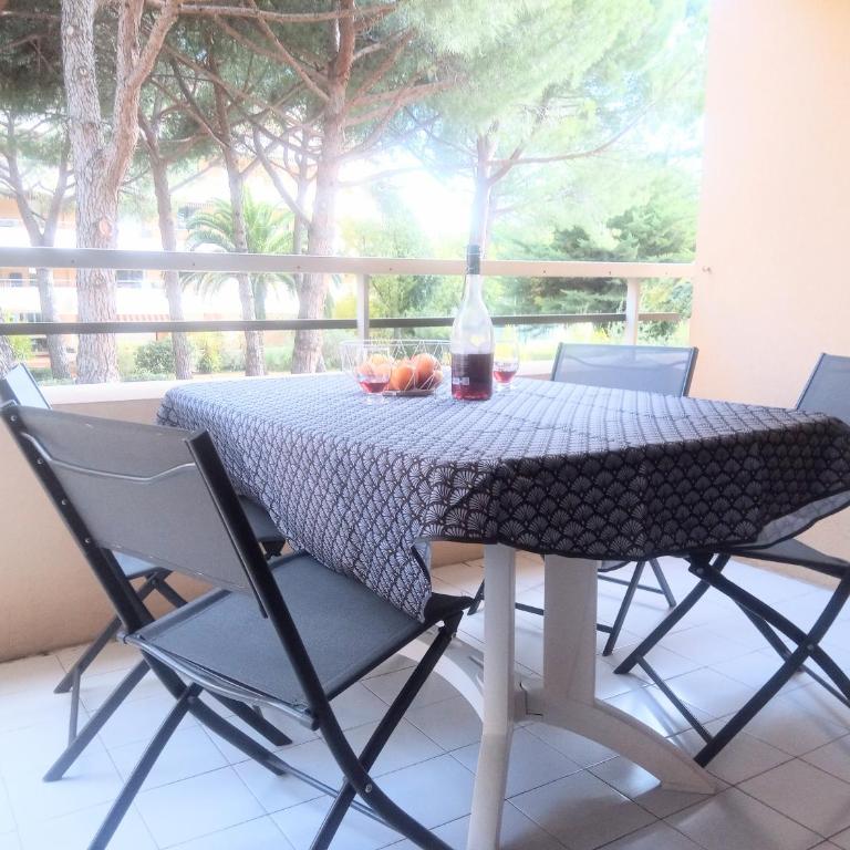 Frejus Plage, Appartement entier , piscine,parking,plage à 200m - Apartment mit 1 Schlafzimmer - 11