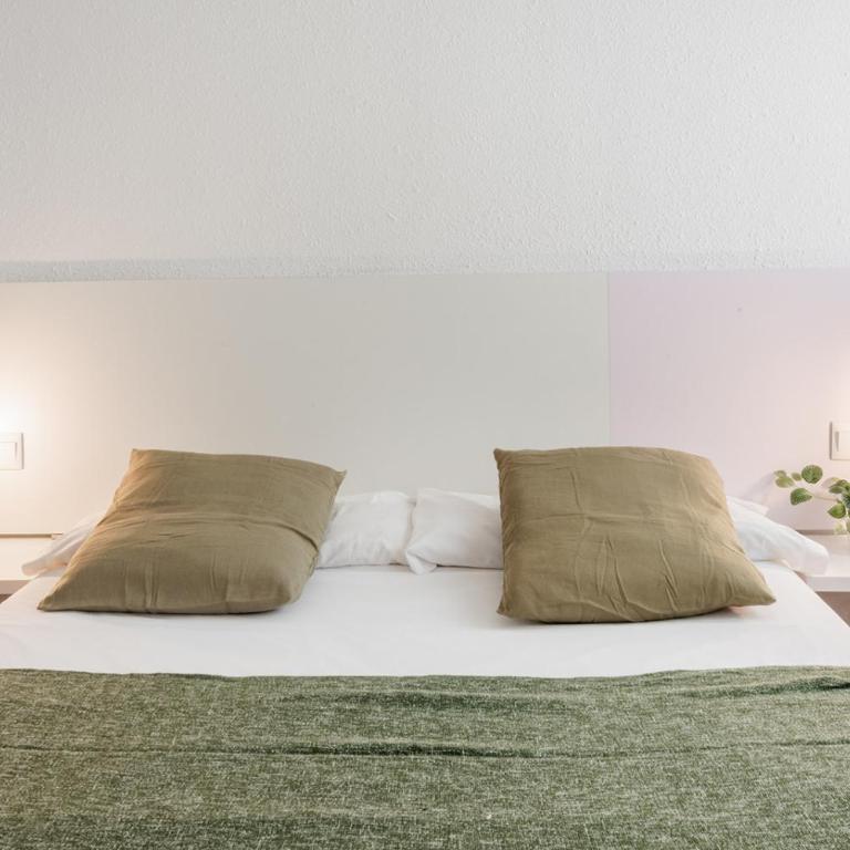 Apartamentos FV Flats Valencia - Mestalla 5 - Three-Bedroom Apartment - 3rd Floor - 6