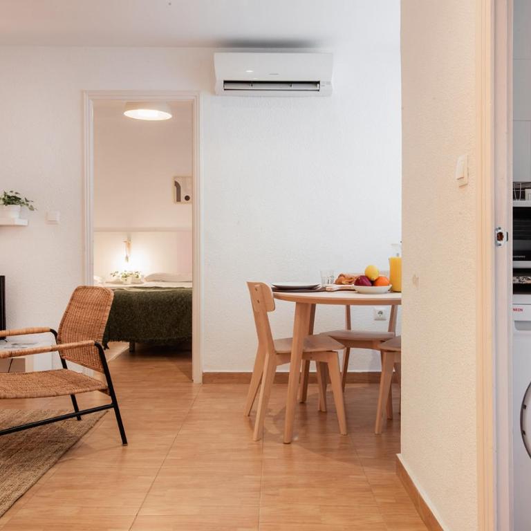 Apartamentos FV Flats Valencia - Mestalla 5 - Three-Bedroom Apartment - 3rd Floor - 4