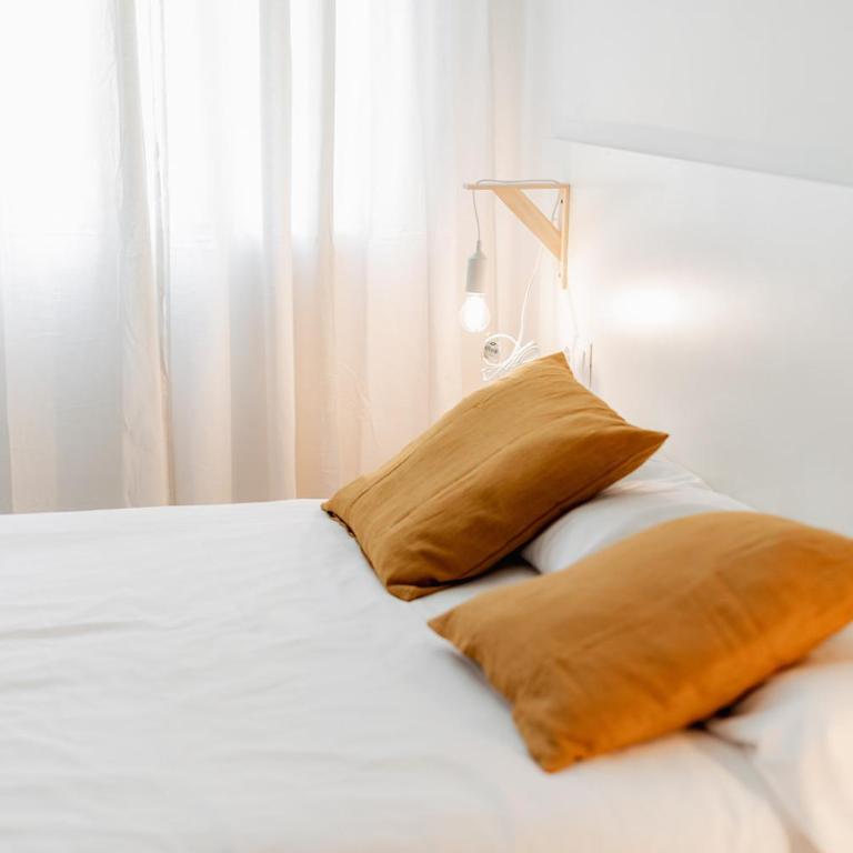Apartamentos FV Flats Valencia - Mestalla 5 - Three-Bedroom Apartment - 8