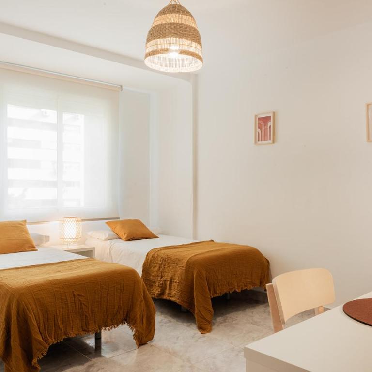 Apartamentos FV Flats Valencia - Mestalla 5 - Three-Bedroom Apartment - 19