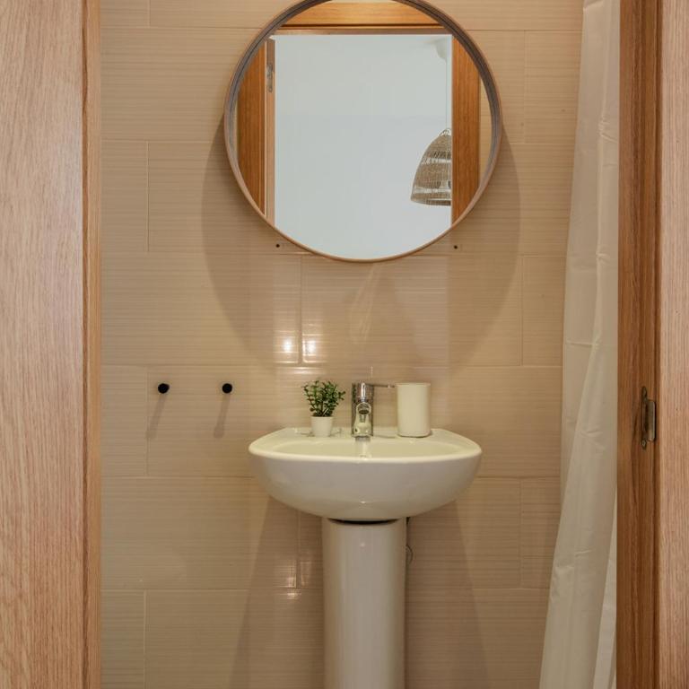 Apartamentos FV Flats Valencia - Mestalla 5 - Three-Bedroom Apartment - 21