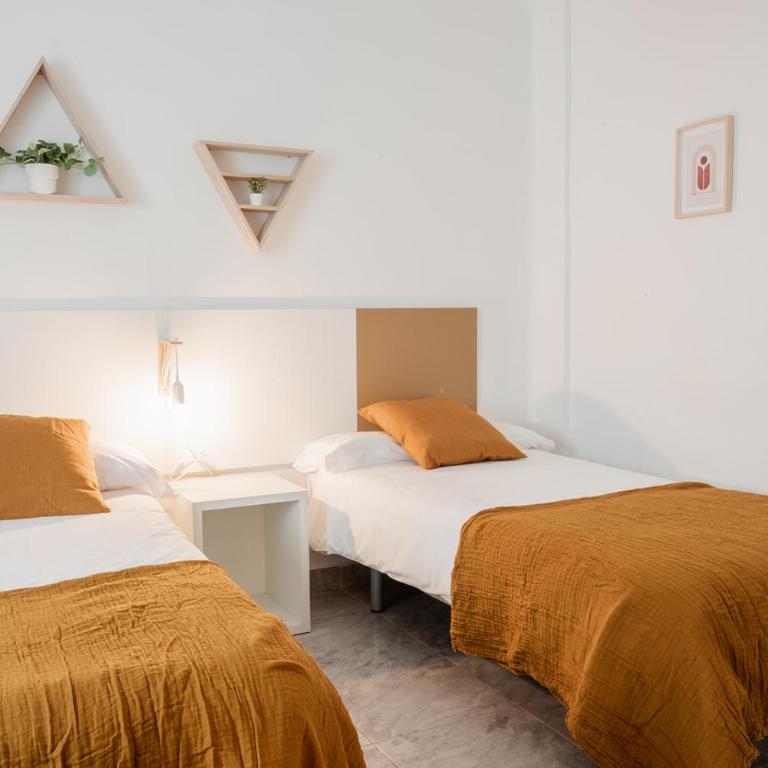 Apartamentos FV Flats Valencia - Mestalla 5 - Three-Bedroom Apartment - 14