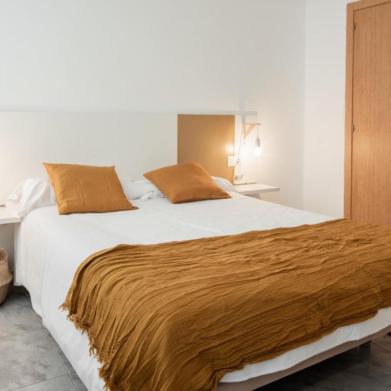 Apartamentos FV Flats Valencia - Mestalla 5 - Three-Bedroom Apartment - 9