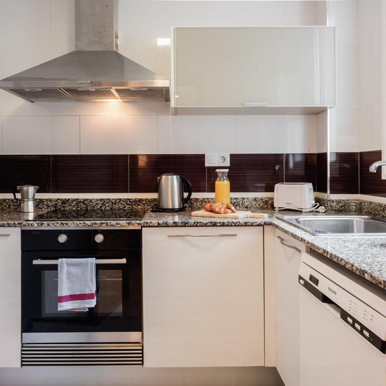 Apartamentos FV Flats Valencia - Mestalla 5 - Three-Bedroom Apartment - 16