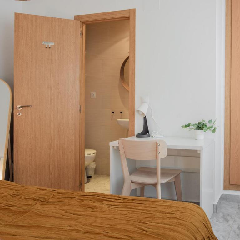Apartamentos FV Flats Valencia - Mestalla 5 - Three-Bedroom Apartment - 12