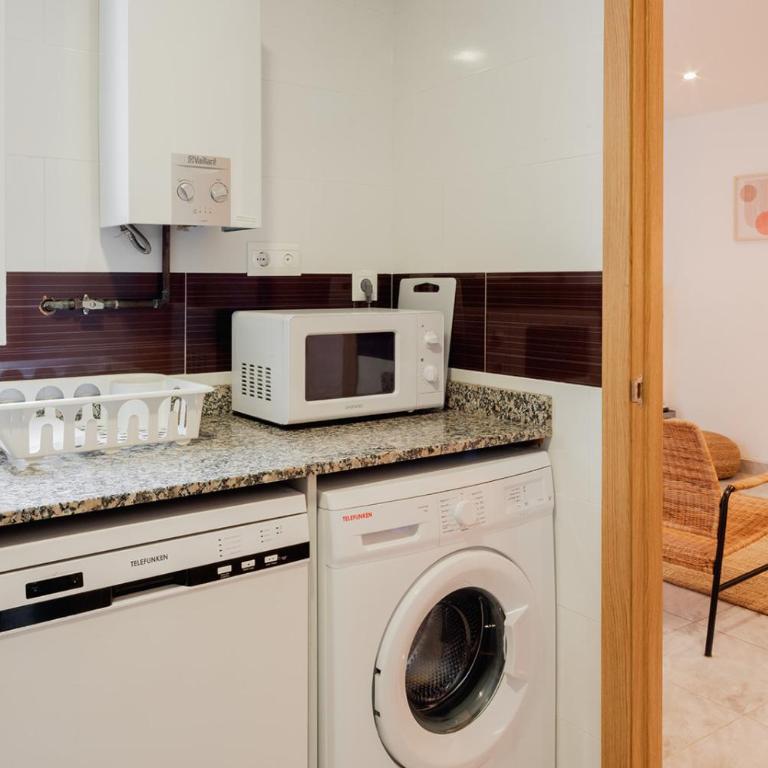 Apartamentos FV Flats Valencia - Mestalla 5 - Three-Bedroom Apartment - 25
