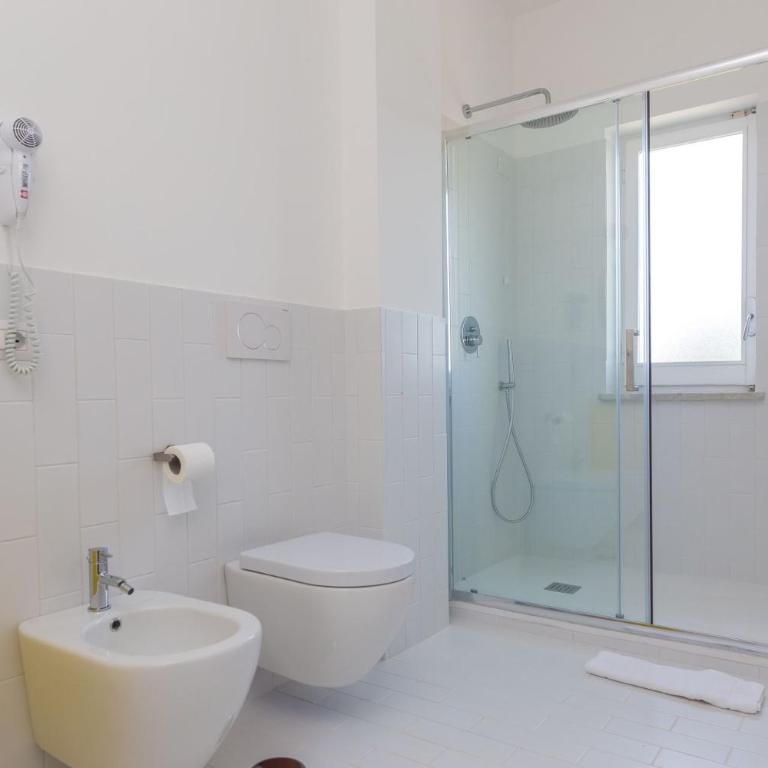 Sorrento Pool&Suites - Quadruple Room - 8