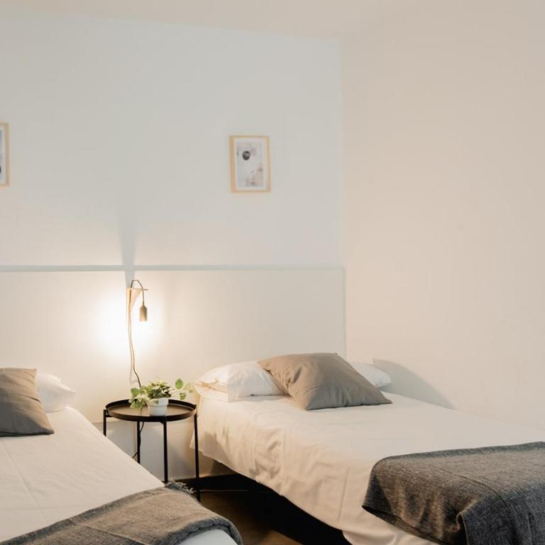 Apartamentos FV Flats Valencia - Mestalla 7 - Three-Bedroom Apartment - 3rd Floor - 24