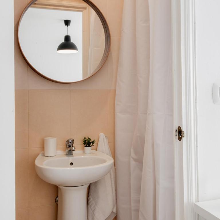 Apartamentos FV Flats Valencia - Mestalla 7 - Three-Bedroom Apartment - 3rd Floor - 32