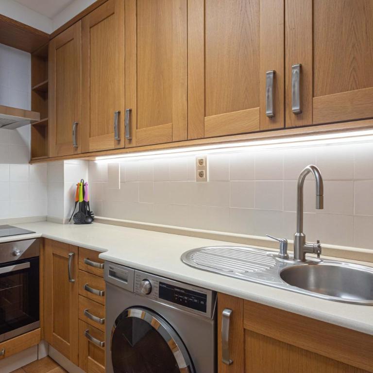 ATICO PLAYA ORZAN CENTRO GARAJE gratis MISMO EDIFICI0 - Apartamento de 2 dormitorios - 4