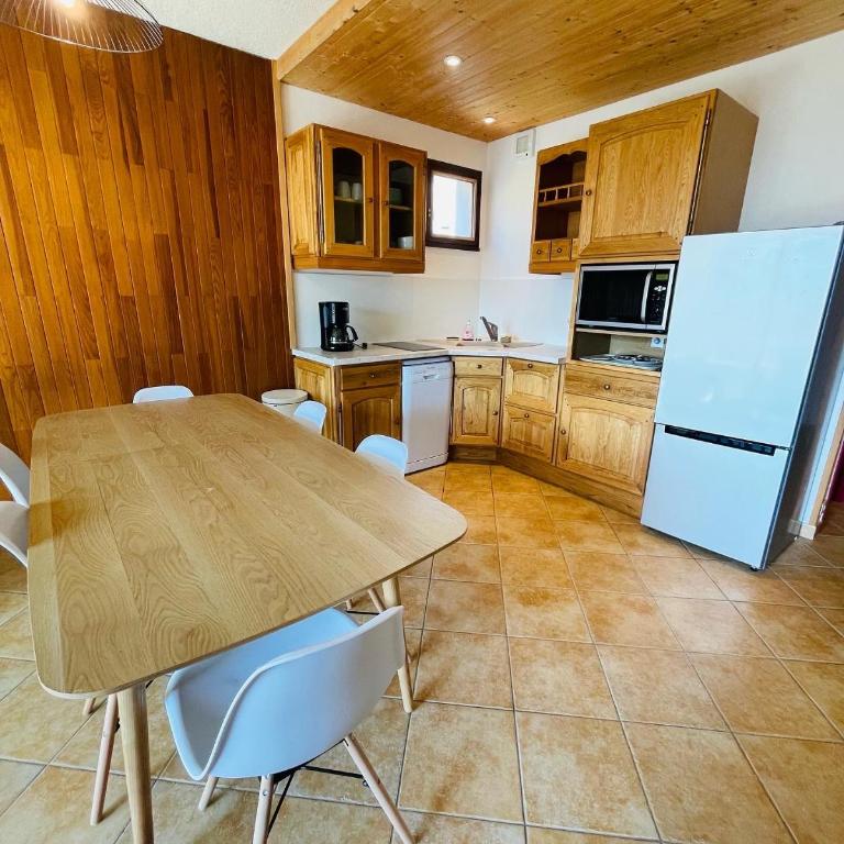 Appartement rénové à 200m de la plage + garage - Appartement 2 Chambres - 4