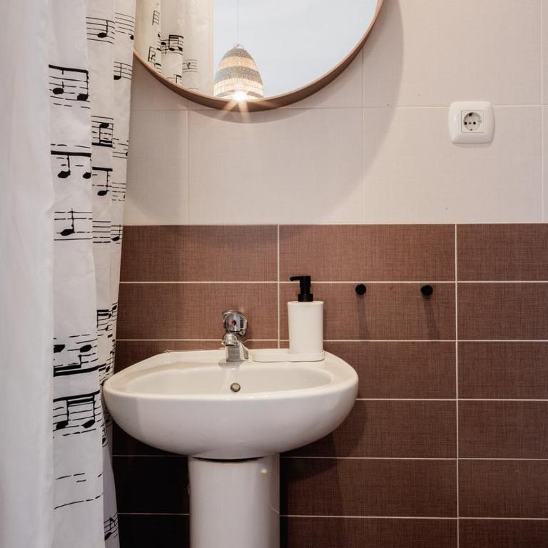 Apartamentos FV Flats Valencia - Mestalla 9 - Three-Bedroom Apartment - 4th Floor - 21