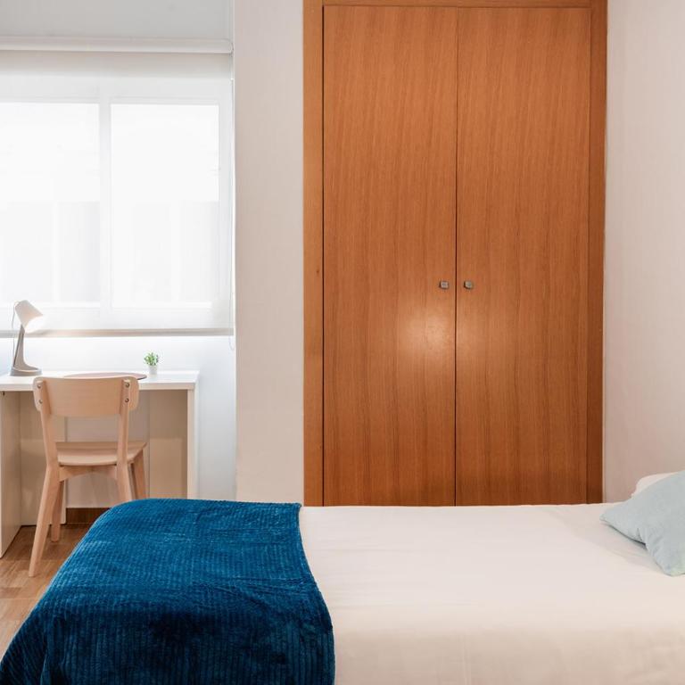 Apartamentos FV Flats Valencia - Mestalla 9 - Three-Bedroom Apartment - 3rd Floor - 4