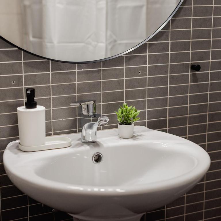 Apartamentos FV Flats Valencia - Mestalla 9 - Three-Bedroom Apartment - 3rd Floor - 28