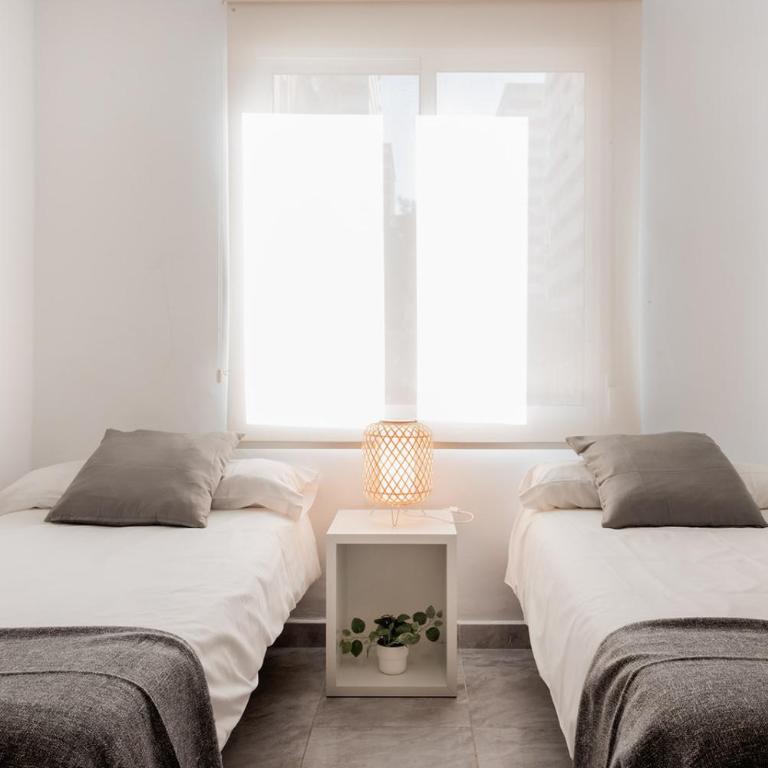 Apartamentos FV Flats Valencia - Mestalla 9 - Three-Bedroom Apartment - 4
