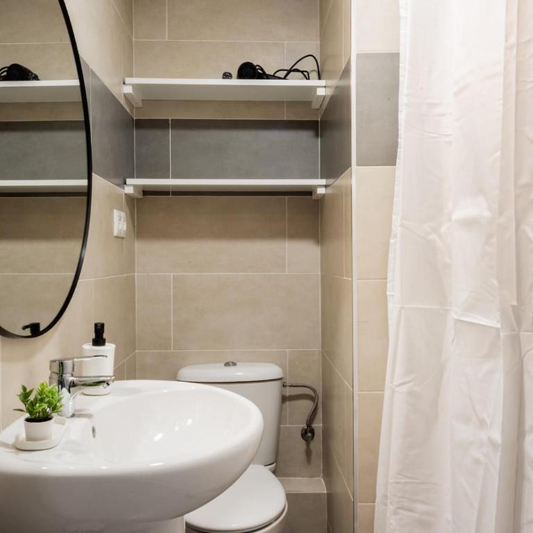 Apartamentos FV Flats Valencia - Mestalla 9 - Three-Bedroom Apartment - 19