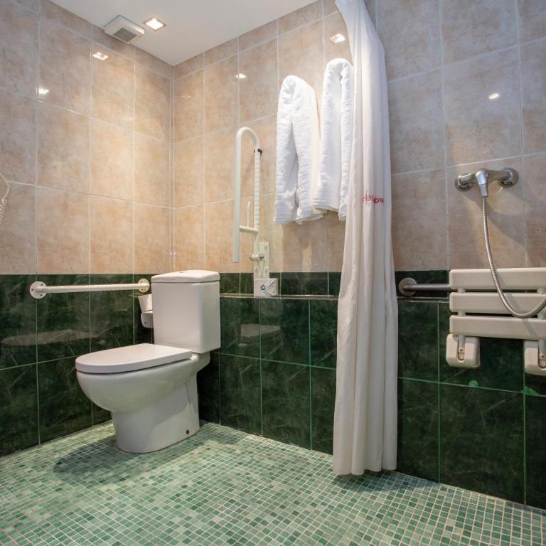 Casual Colours Barcelona by Casual Hoteles - Triple Room - 8
