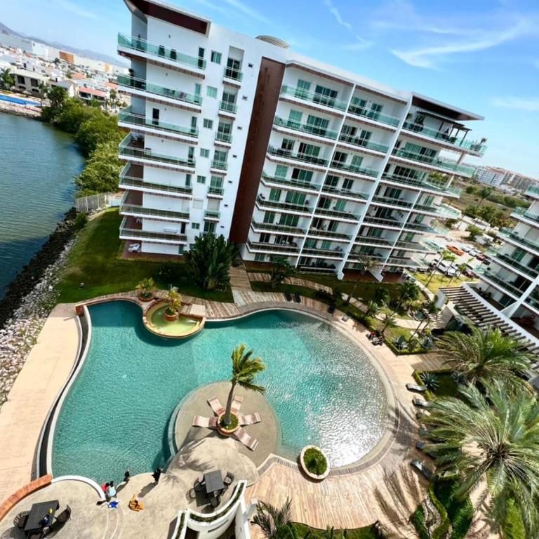 Pacifika 7007 con vista panorámica a la marina - Three-Bedroom Apartment - 4