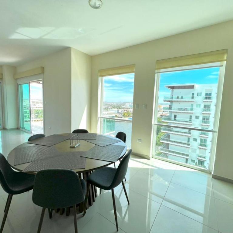 Pacifika 7007 con vista panorámica a la marina - Three-Bedroom Apartment - 14