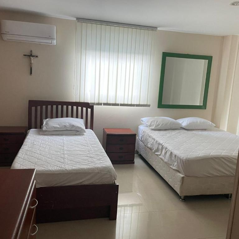 SUPER CASA CLUB CONDOMINIO EL PEÑON GIRARDOT - Casa de 3 dormitorios - 17
