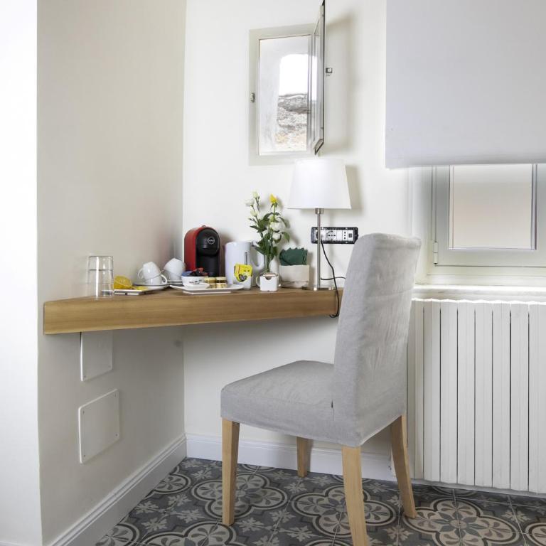 Bed in Spa - Double Room with Spa Bath - 8
