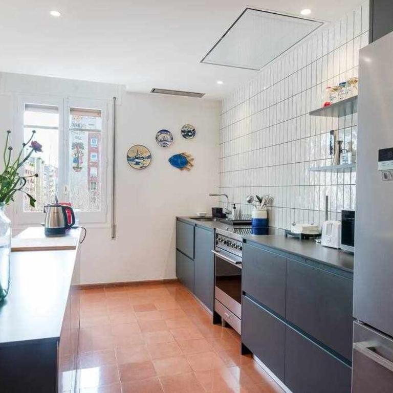 New top floor apt with a lot of light & air-con - Apartamento de 3 dormitorios - 23