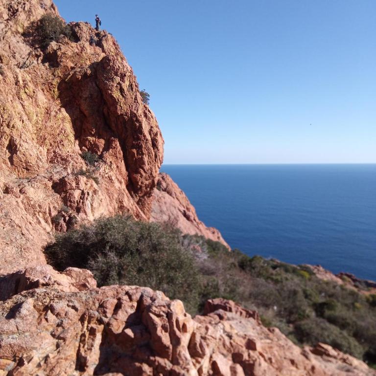 Frejus Plage, Appartement entier , piscine,parking,plage à 200m - Apartment mit 1 Schlafzimmer - 23