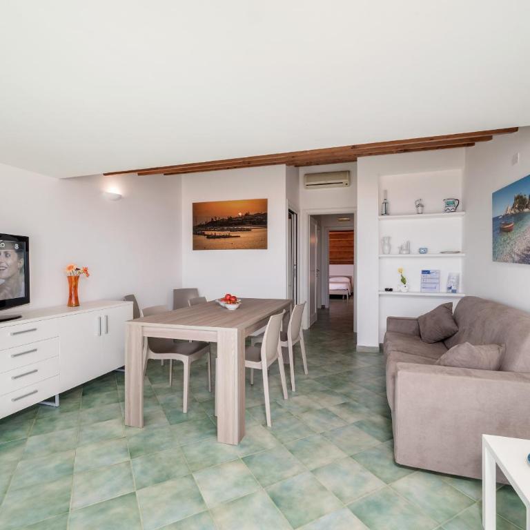 Archimede, appartamento con vista in centro a Marina di Ragusa - Apartment with Sea View - 9