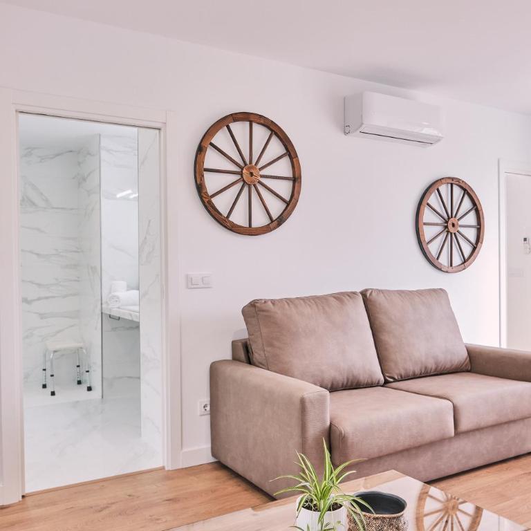 ALDARA SUITES - One-Bedroom Apartment with Terrace - 7
