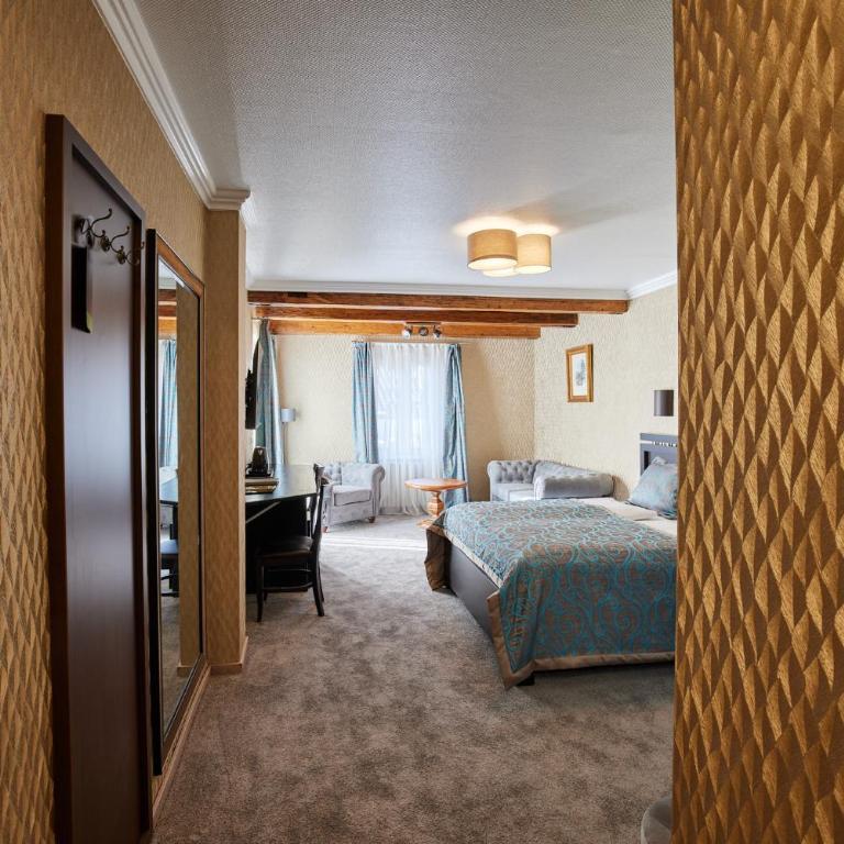 Atlas Posthotel - Deluxe Doppelzimmer mit Balkon - 1