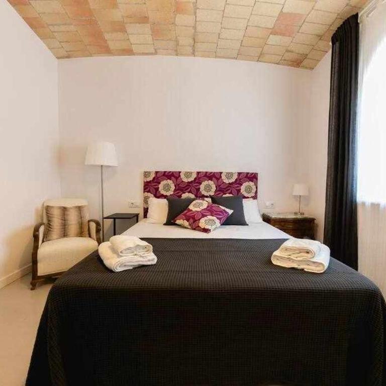 Newly renovated room w Pool & BikeParking - Habitación Doble - 2