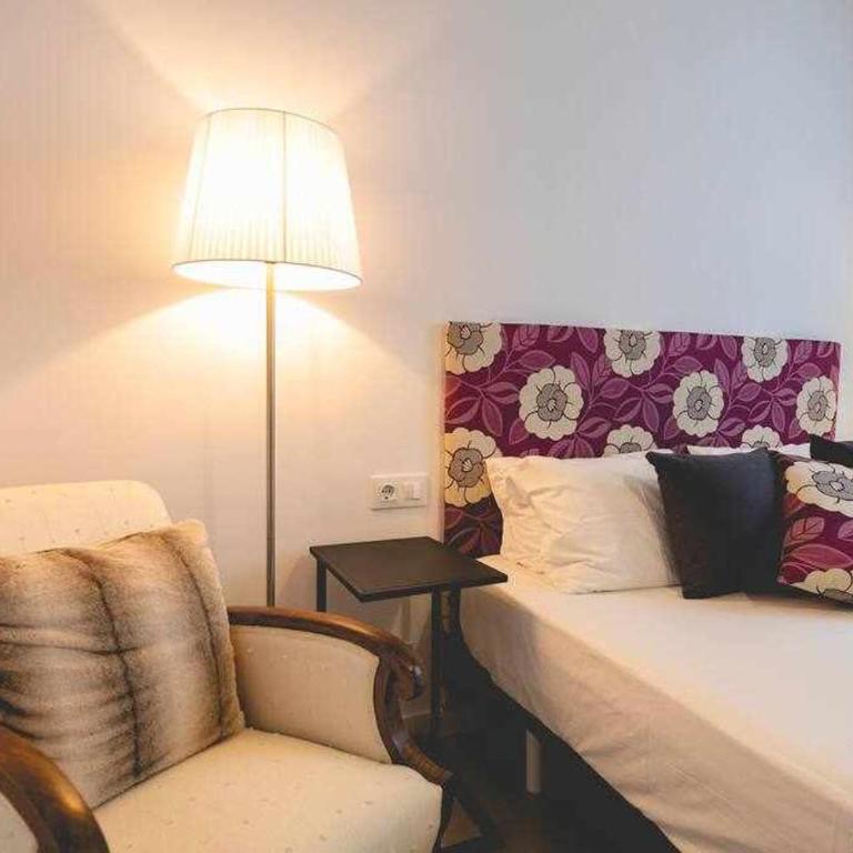 Newly renovated room w Pool & BikeParking - Habitación Doble - 5