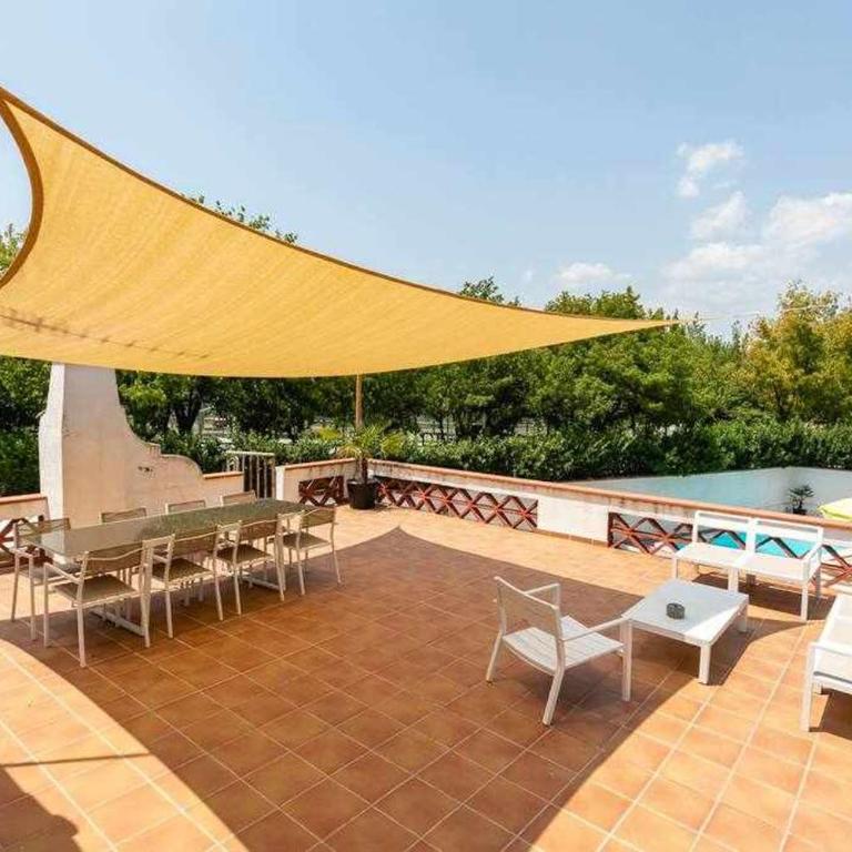 Newly renovated room w Pool & BikeParking - Habitación Doble - 17