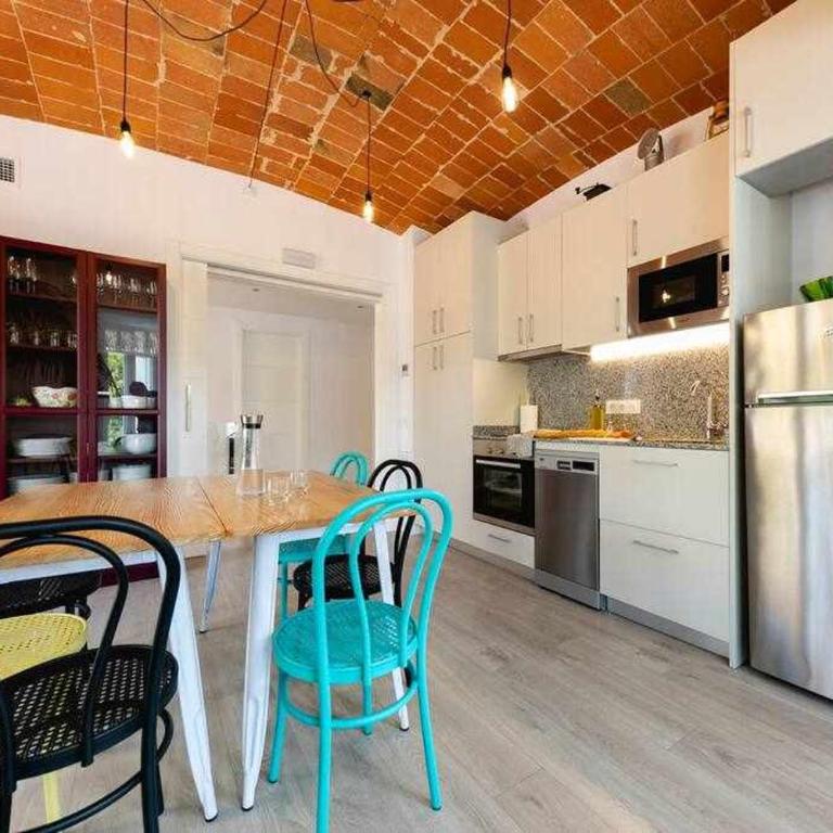 Newly renovated room w Pool & BikeParking - Habitación Doble - 25