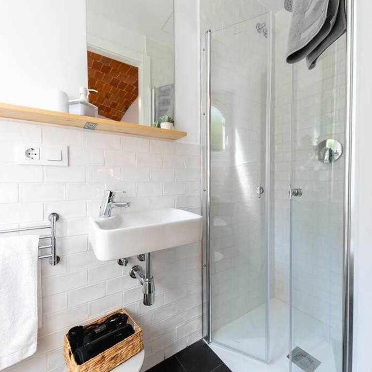 Newly renovated room w Pool & BikeParking - Habitación Doble Deluxe - 1