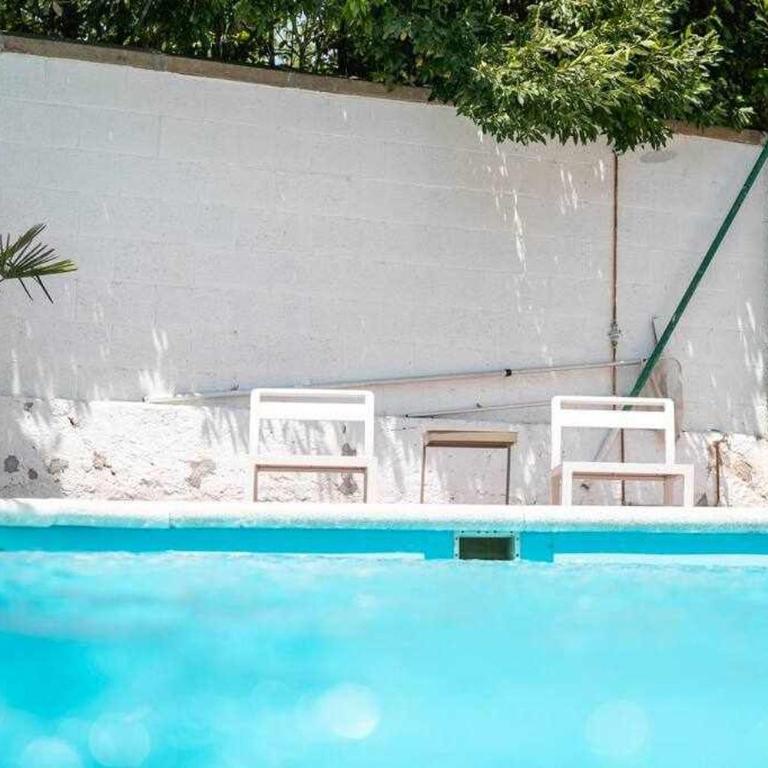 Newly renovated room w Pool & BikeParking - Habitación Doble Deluxe con ducha - 3
