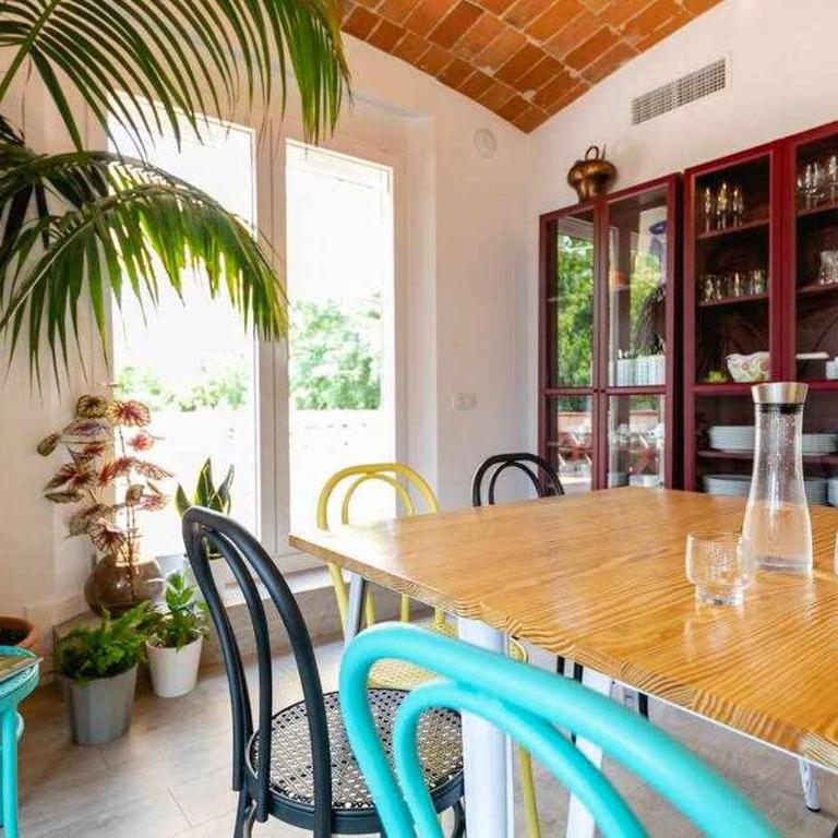 Newly renovated room w Pool & BikeParking - Habitación Doble Deluxe con ducha - 4