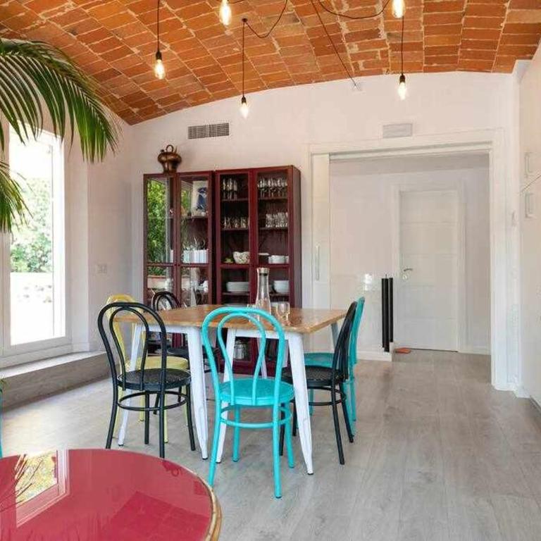 Newly renovated room w Pool & BikeParking - Habitación Doble Deluxe con ducha - 6