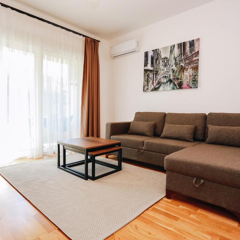 Status-M Apartments 140 - Two-Bedroom Apartment - 11
