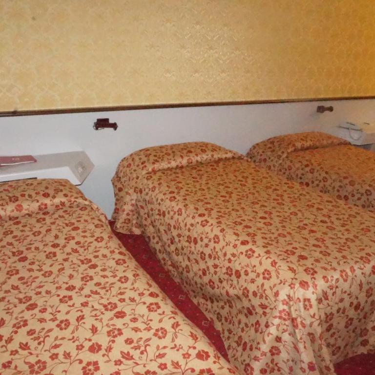 Hotel Maxim - Camera Tripla Classic - 1