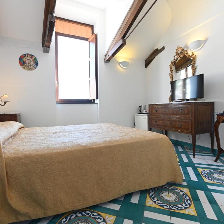 Hotel Croce Di Amalfi - Camera Matrimoniale con Vista Mare - 10