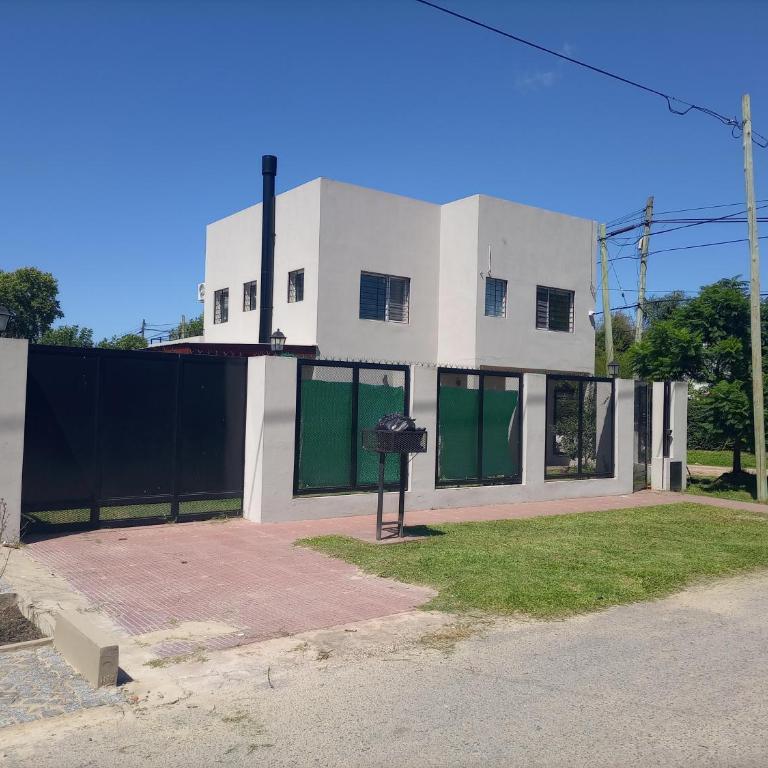 Pueblo Maschwitz - Three-Bedroom House - 4