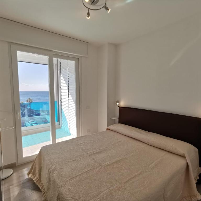 Residence Delfino Fronte Mare - Appartamento con 2 Camere da Letto - 15