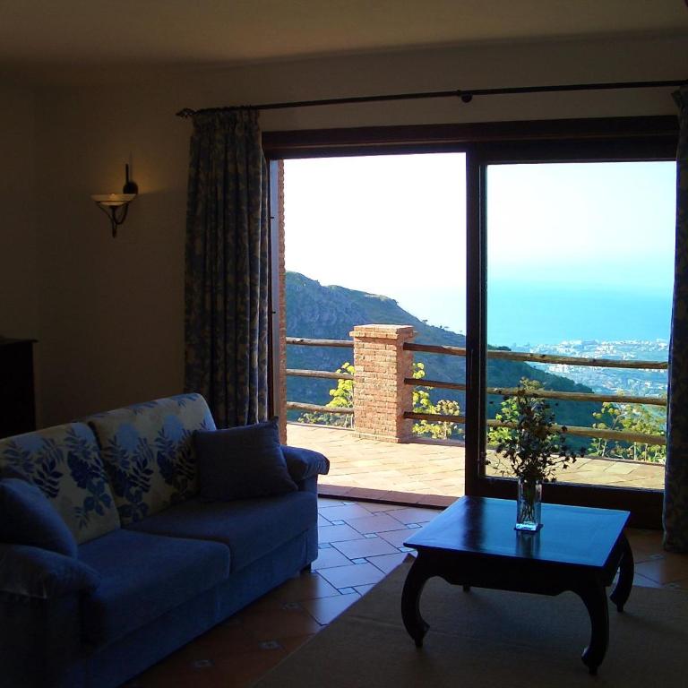 Villa Etna Mare - Pool villa in peaceful location with breathtaking views of the sea, Mt Etna & Taormina - - Three-Bedroom House - 17