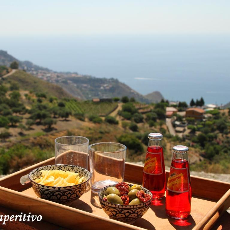 Villa Etna Mare - Pool villa in peaceful location with breathtaking views of the sea, Mt Etna & Taormina - - Three-Bedroom House - 20